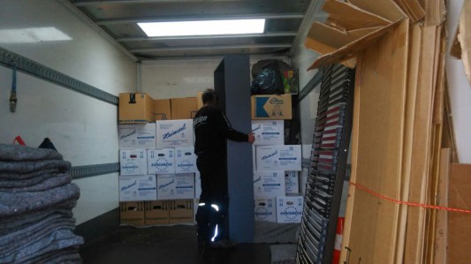 Thietke Umzüge - Beladen eines Umzugs-LKW