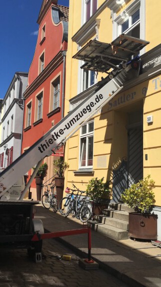 Thietke Umzuege - Moebellift 8